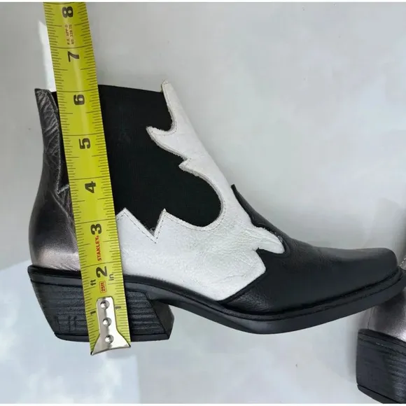 Lapopie Womens Pointed Toe Leather Ankle Bootie Boots Black White Sz 37