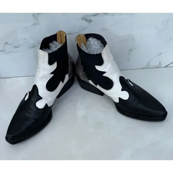 Lapopie Womens Pointed Toe Leather Ankle Bootie Boots Black White Sz 37