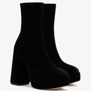 🌹LARROUDE🌹 Dolly Stretch Boot In Black Size: 8.5