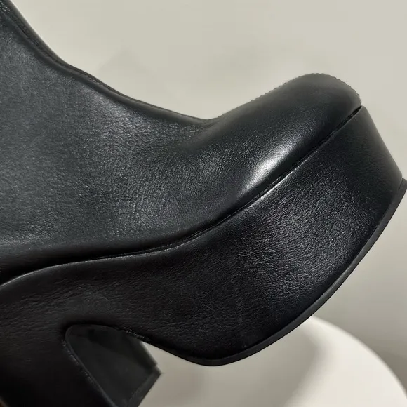 🌹LARROUDE🌹 Miso Platform Boot In Black Stretch Leather Size: 5