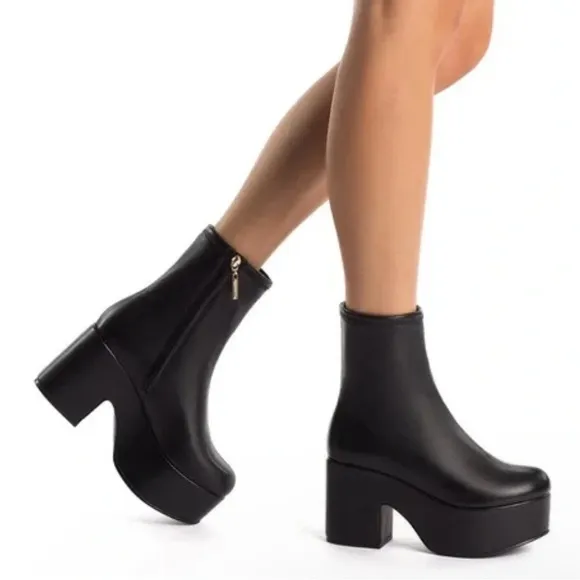 🌹LARROUDE🌹 Miso Platform Boot In Black Stretch Leather Size: 5