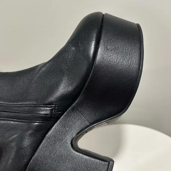 🌹LARROUDE🌹 Miso Platform Boot In Black Stretch Leather Size: 5