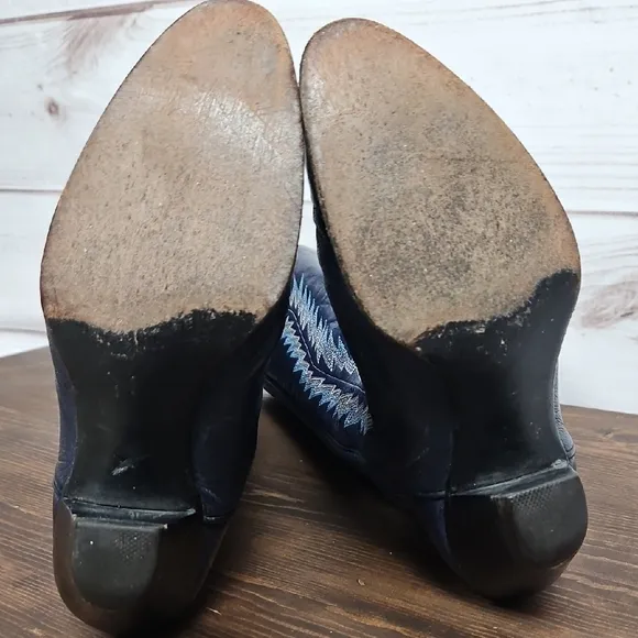 Larry Mahan Vintage Blue Heeled Cowboy Boots - Size 6B
