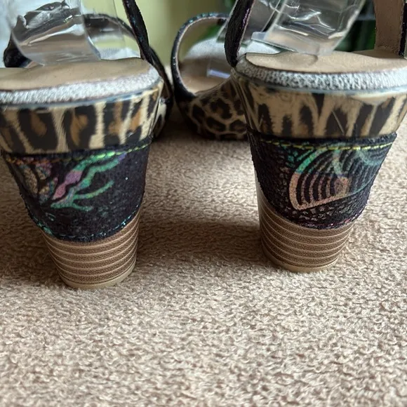 L’Artiste Spring Step Widecat Sandals 8