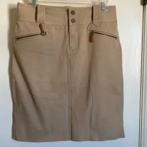 🌞Lauren Ralph Lauren Beige Tan Zipper Pockets at Knee Skirt