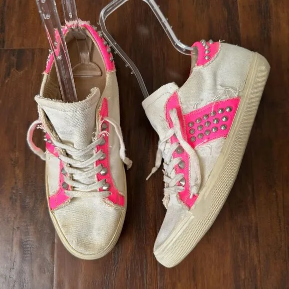 LEATHER CROWN Studlight Low-Top Sneakers White Canvas w Pink Faux Leather