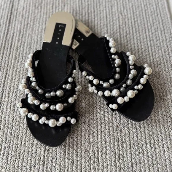 LEITH Black Velvet and Pearl Triple Strap Slide Sandals Size 6.5