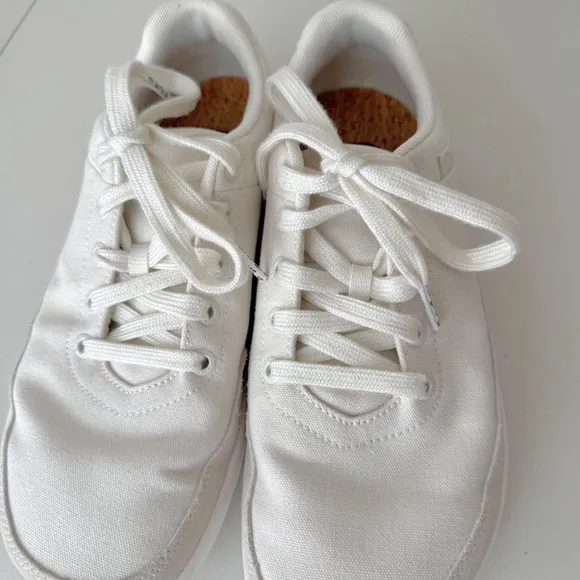 Lems chillum lace up cream vanilla sneakers 8.5