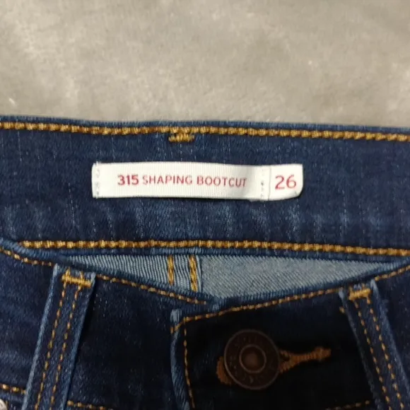 Levi Strauss 315 Shaping Bootcut Jeans Size 26