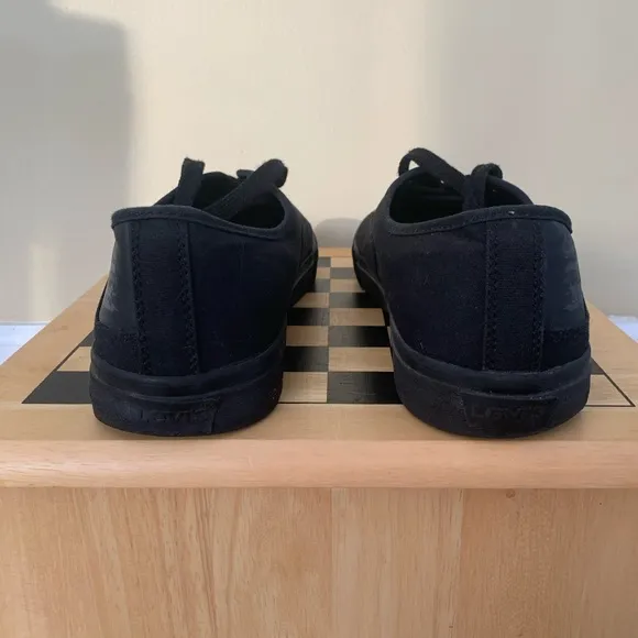 Levi’s black canvas sneakers