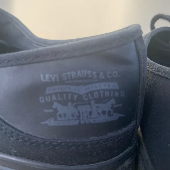 Levi’s black canvas sneakers