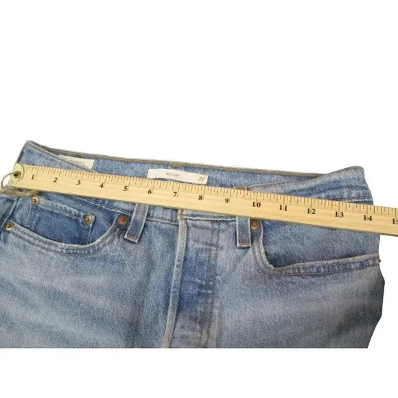 Levis Womens Wedgie Button Fly Mid Rise Light Wash Stretch Blank Red Tab Size 27