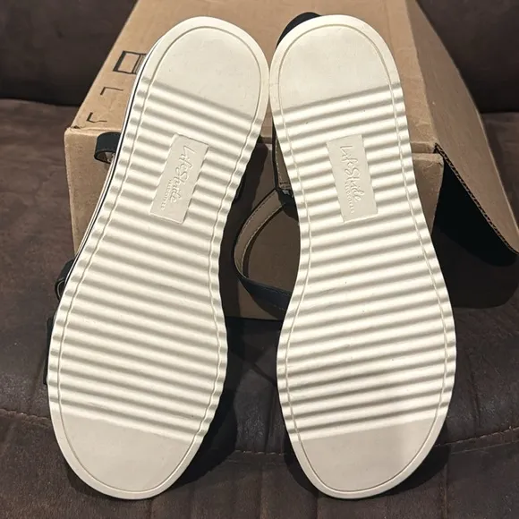 Life Stride Velocity 2.0 Strappy Sandals - size 9
