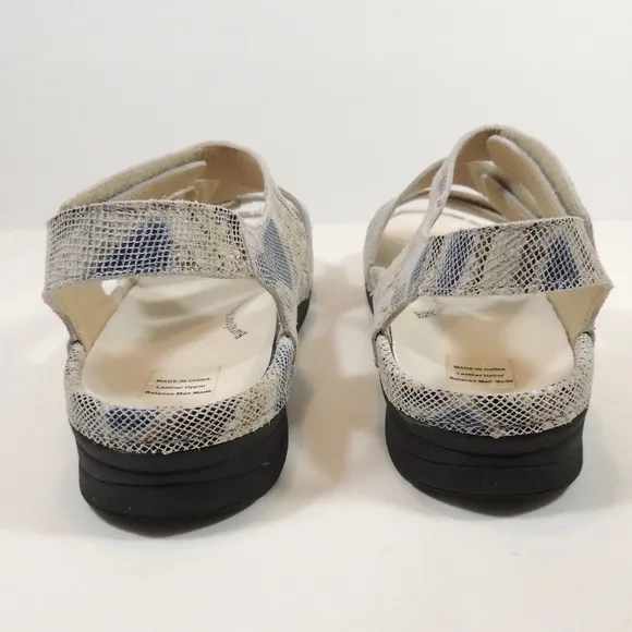 Like new BAREFOOT FREEDOM Angela Sandals Size 11M