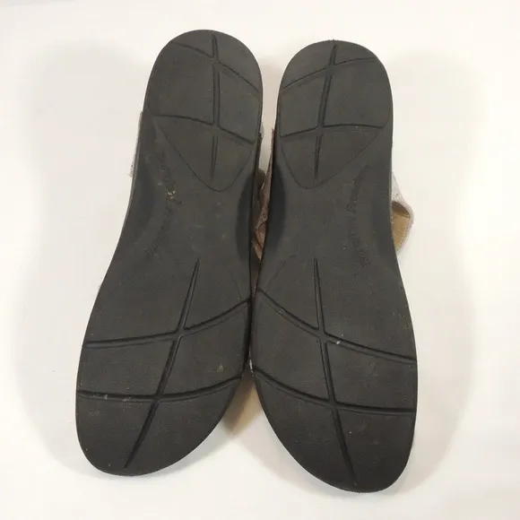 Like new BAREFOOT FREEDOM Angela Sandals Size 11M