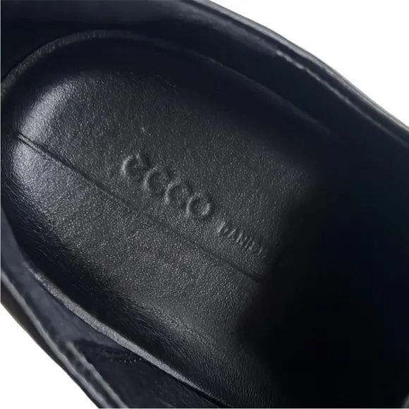 Like New Ecco Leather Slip-On Loafers Women’s Size 10