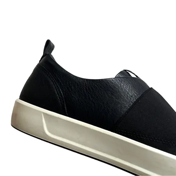 Like New Ecco Leather Slip-On Loafers Women’s Size 10