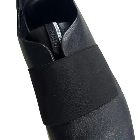 Like New Ecco Leather Slip-On Loafers