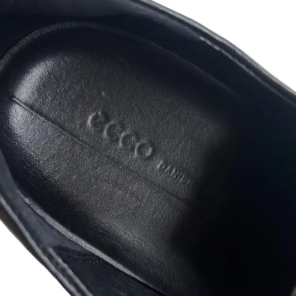 Like New Ecco Leather Slip-On Loafers