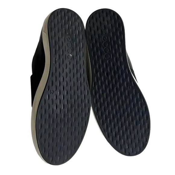 Like New Ecco Leather Slip-On Loafers
