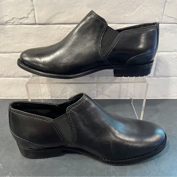 L.L. Bean sz 7 black leather slip on loafers