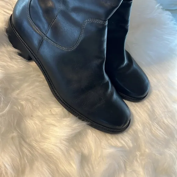 L.L. Bean Women’s British Black Leather Riding Boots