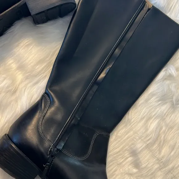 L.L. Bean Women’s British Black Leather Riding Boots