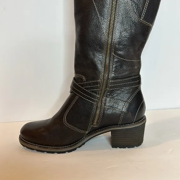 LLBean women’s Deerfield knee high leather dark brown boots. Size 8.5