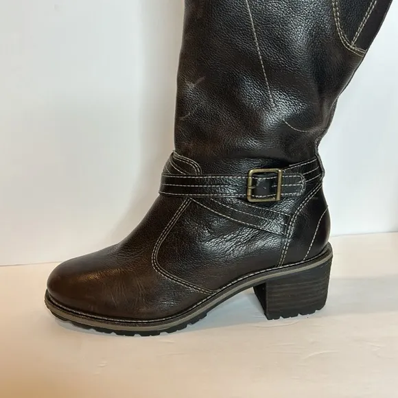 LLBean women’s Deerfield knee high leather dark brown boots. Size 8.5