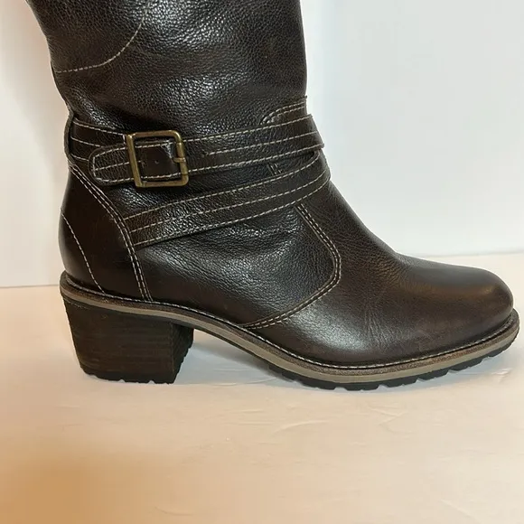 LLBean women’s Deerfield knee high leather dark brown boots. Size 8.5