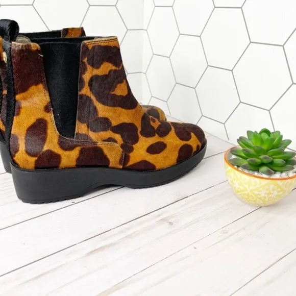 Louise et Cie Zareb Y2K Lug Sole Platform Pull on Construction Ankle Boots 8.5