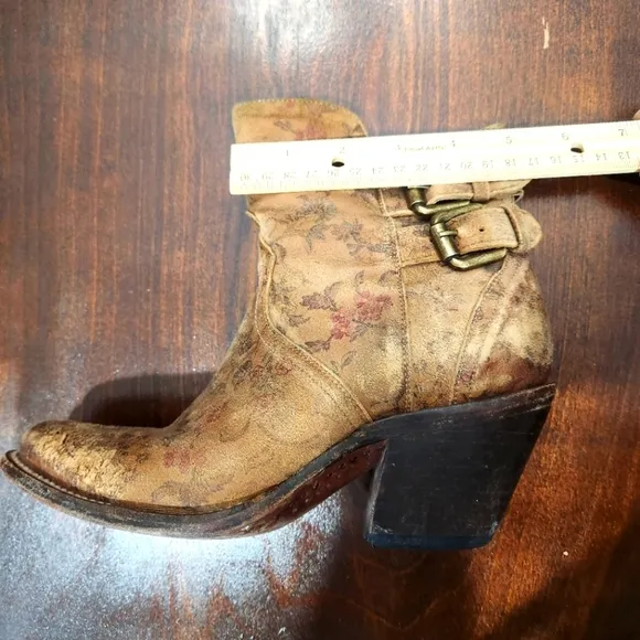 LUCCHESE “Catalina”- Brown Floral‎ Distressed Ankle Boots Dual Brass Buckle 6.5B