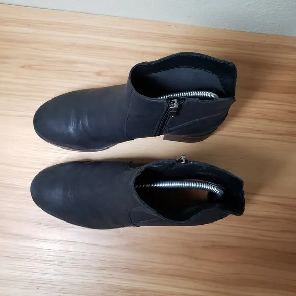 Lucky Brand Size 8.5 Pedra Leather Boots Black Stacked Heel Ankle Bootie Casual