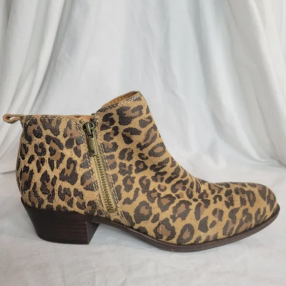 Lucky Brand Women's Basel Leopard Print Block Heel Ankle Booties Size 9.5 NWOT