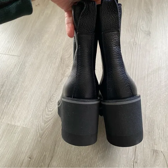 M. Gemi The Bria Gray Leather Chelsea Wedge Boots 38.5 (fits like a 7.5-8)