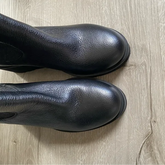 M. Gemi The Bria Gray Leather Chelsea Wedge Boots 38.5 (fits like a 7.5-8)