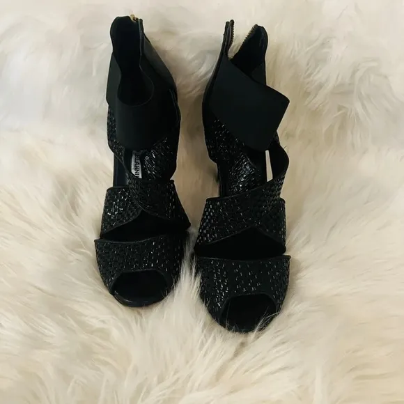 Manolo Blahnik - Black Elastic &amp; Leather Strappy Sandals Handmade In Italy US 8
