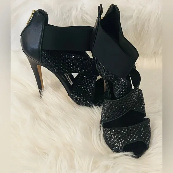 Manolo Blahnik - Black Elastic &amp; Leather Strappy Sandals Handmade In Italy US 8