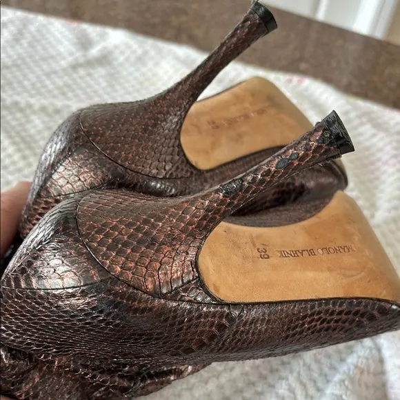 MANOLO BLAHNIK LADIES BRONZE SNAKE TALL HEEL STRETCH BOOTS-9