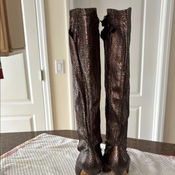 MANOLO BLAHNIK LADIES BRONZE SNAKE TALL HEEL STRETCH BOOTS-9