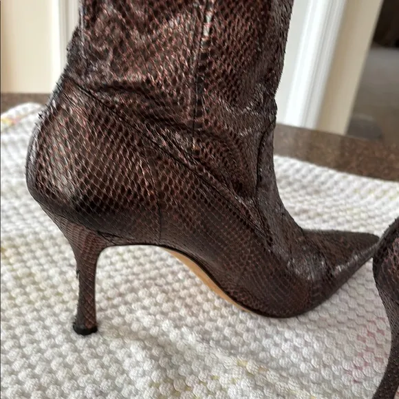 MANOLO BLAHNIK LADIES BRONZE SNAKE TALL HEEL STRETCH BOOTS-9