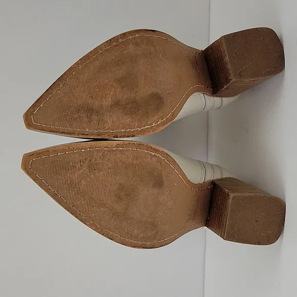 Marc Fisher Oshay Heeled Leather Ankle Boots Off-White Size 8