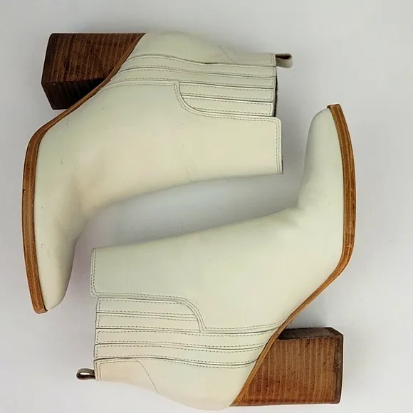 Marc Fisher Oshay Heeled Leather Ankle Boots Off-White Size 8