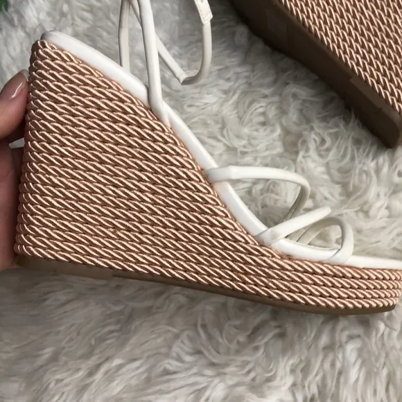 MARC FISHER White Espadrille sandals strappy design