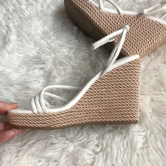 MARC FISHER White Espadrille sandals strappy design