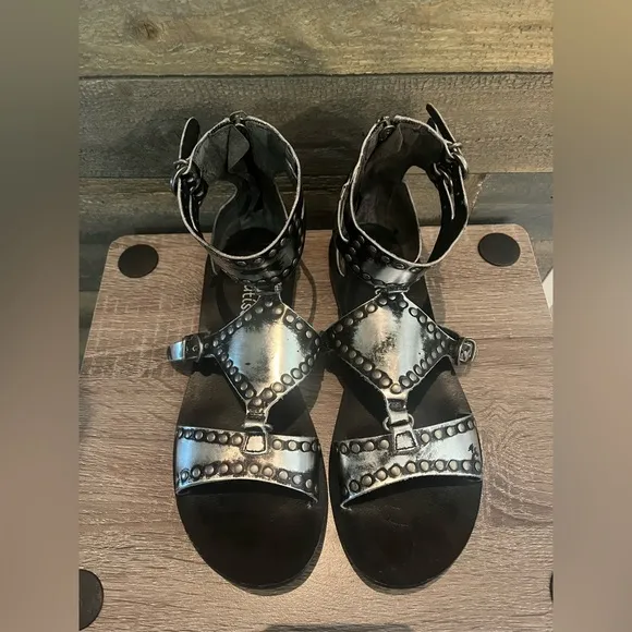 MATISSE ~ Terminator Sandal in Silver Size 7.5