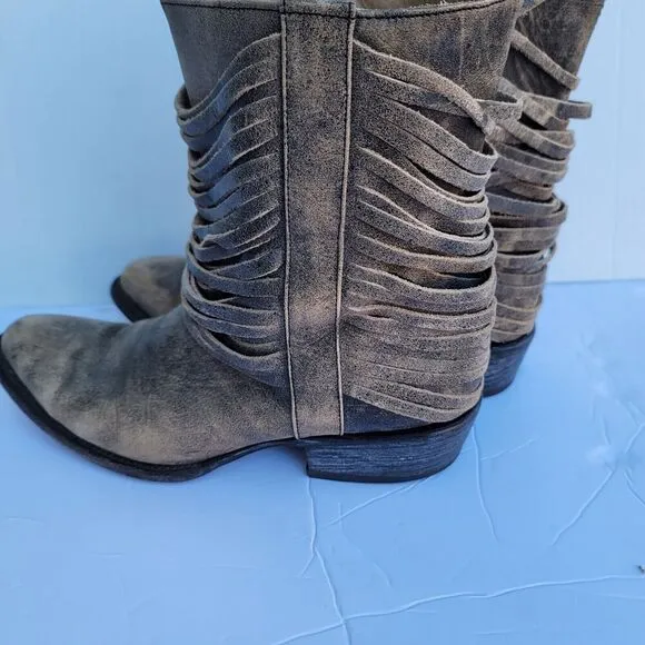 Matisse Western Boots Womens Size 8B Gray Distressed Layered Fringe Calf High