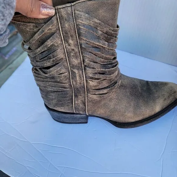Matisse Western Boots Womens Size 8B Gray Distressed Layered Fringe Calf High