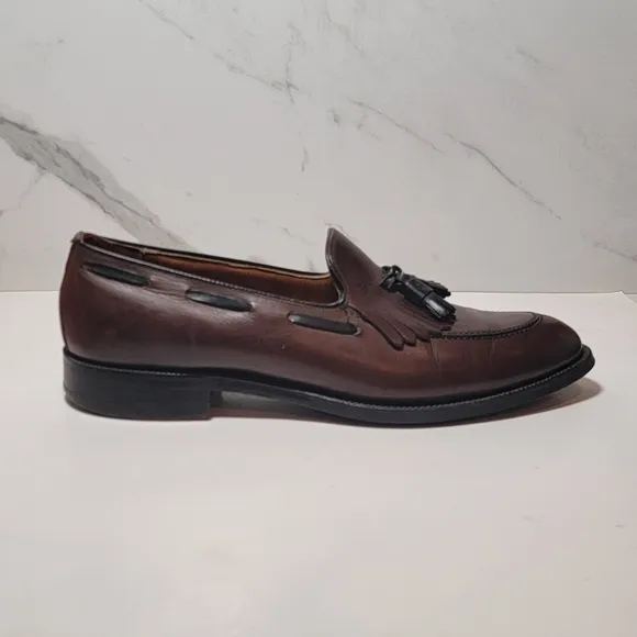 Men's Almond Toe kilt tasell leather loafers Size 11
