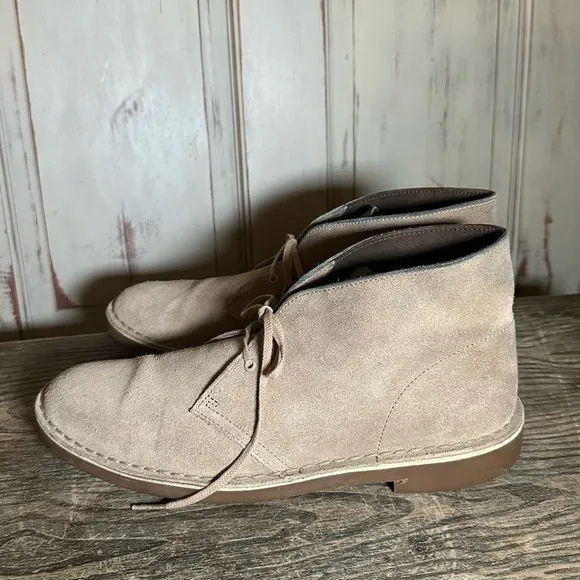Mens Clarks Originals Signature Suede Desert Chukka Casual Boot in Sand US 11